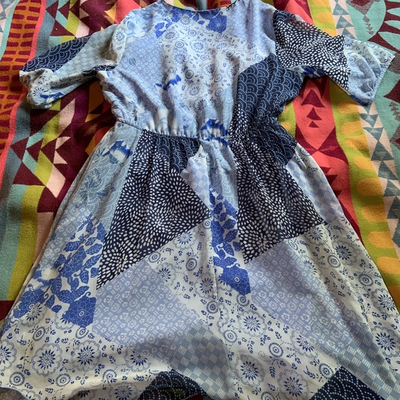 Blue floral patterned prairie dress - Picture 9 of 10